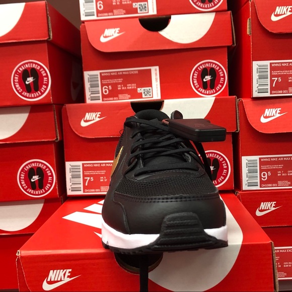 (DEPOP) women’s black, white and gold airmax excee - Picture 4 of 4